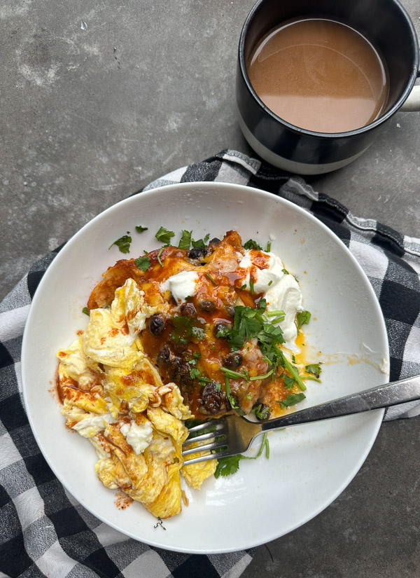 Looking for a delicious meatless meal? This Mushroom Enchilada Casserole is packed with savory mushrooms, cheesy goodness, and bold enchilada sauce. Perfect for weeknight dinners or meal prep! #VegetarianRecipe #EnchiladaCasserole #MushroomRecipes #EasyDinner #MeatlessMonday #Shutterbean